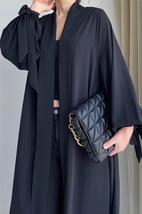 Bilekleri Bağcık Detay Seyyar Kemerli Oversize Siyah Kimono