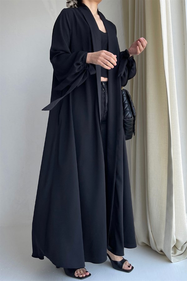 Bilekleri Bağcık Detay Seyyar Kemerli Oversize Siyah Kimono