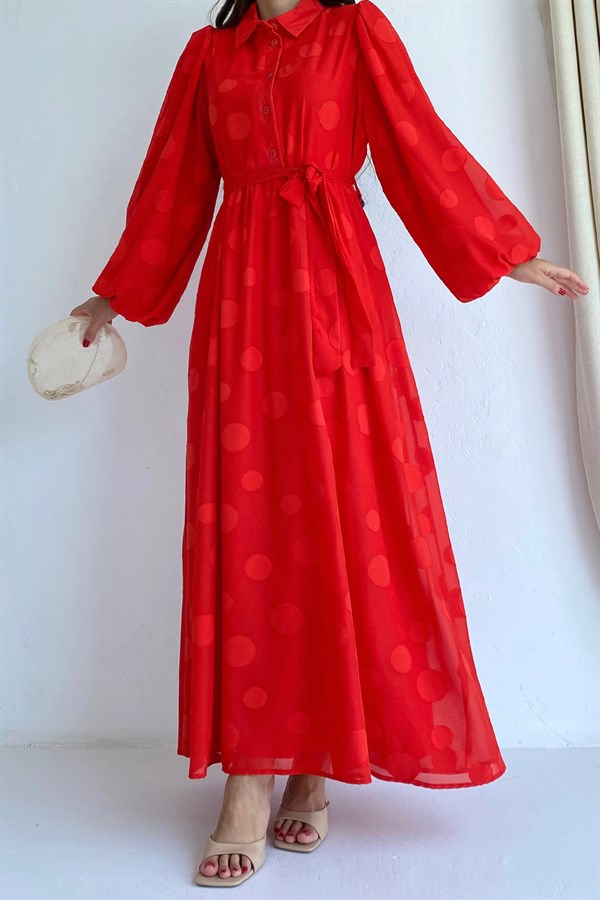 Kabartma Puantiyeli Kırmızı Şifon Elbise