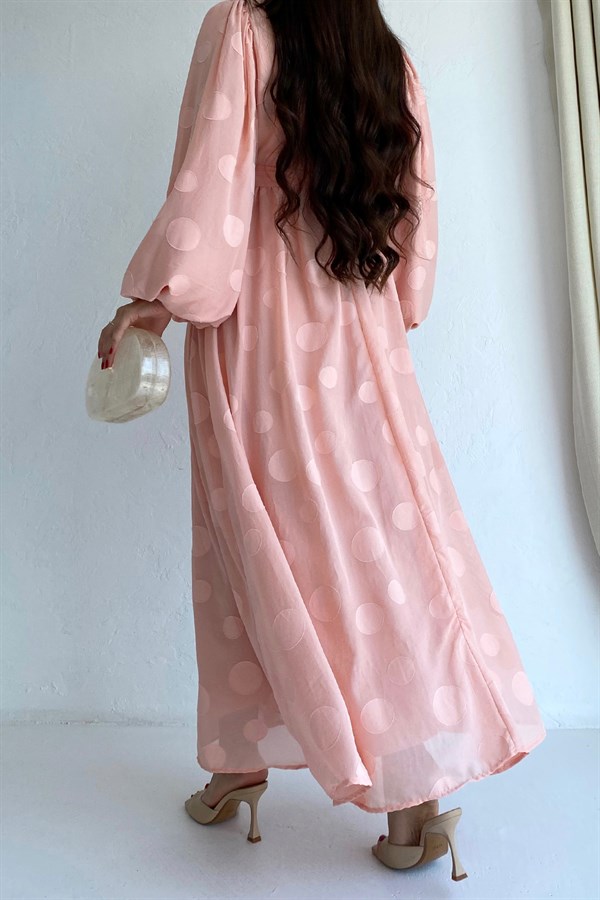 Kabartma Puantiyeli Pudra Şifon Elbise