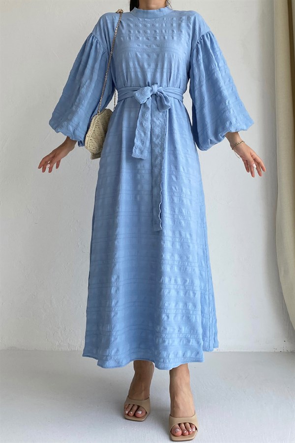 Kolları İçten Lastikli Bebe Mavi Kabartma Kumaş Elbise