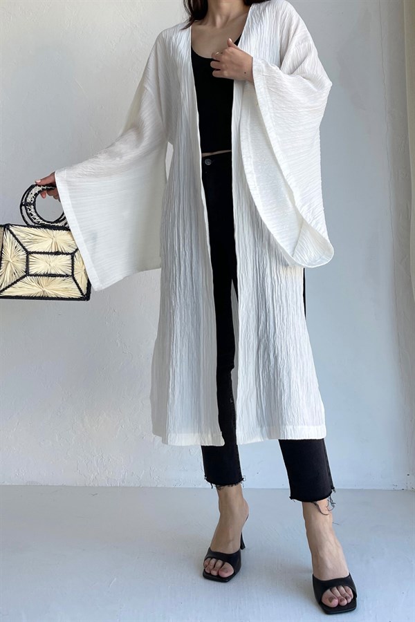 Siyah Kuşak Detay Beyaz Oversize Gofre Kimono